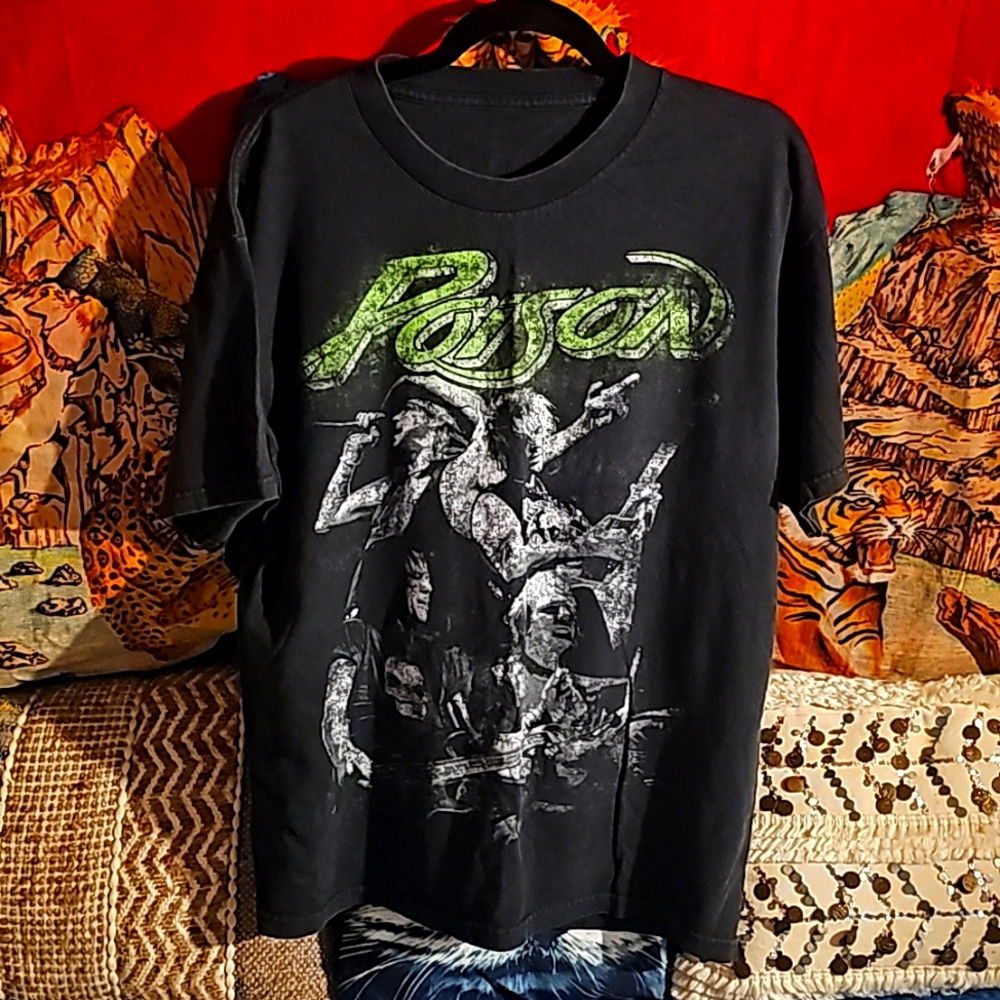 Poison Concert T no size, looks Large 2009 Vintage T